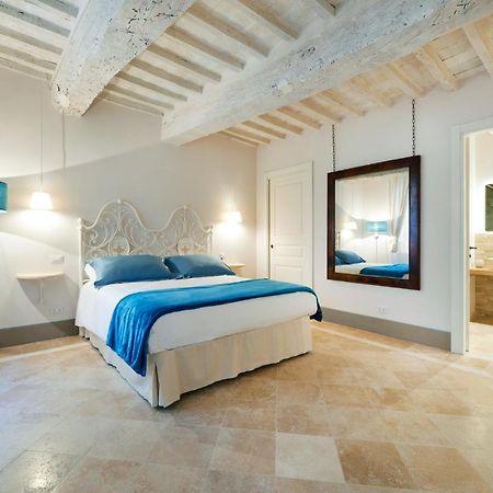 Bed and Breakfast Palazzo Pio III - Residenza D'Epoca Sarteano Exterior foto