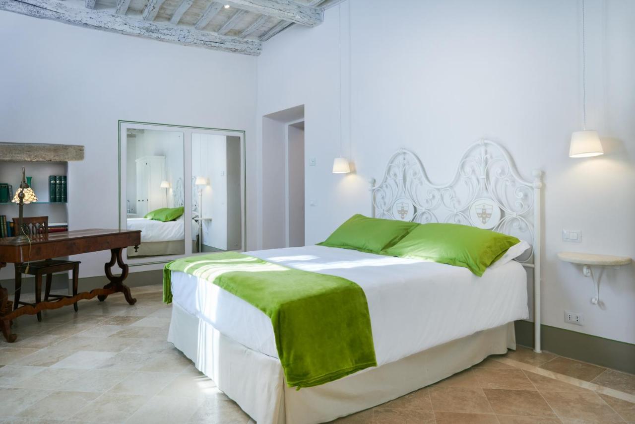 Bed and Breakfast Palazzo Pio III - Residenza D'Epoca Sarteano Exterior foto